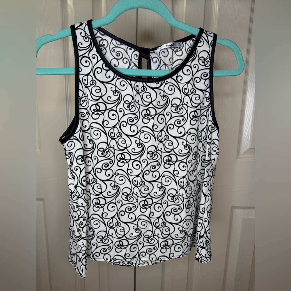 Papaya blouse sleeveless bow accent on back jr size small